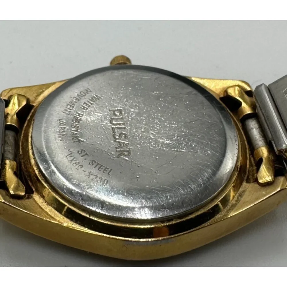 Pulsar Watch Women Gold Tone Round Easy To Read Dial Date Window